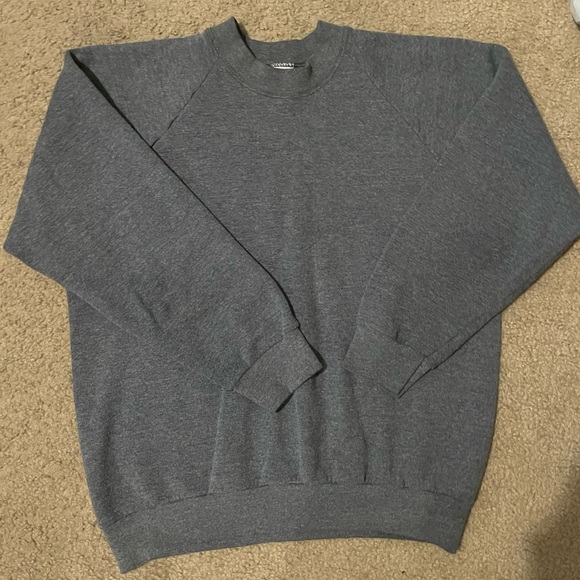 Solid gray crew neck - Picture 3 of 5
